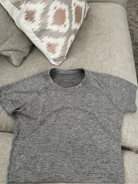 Lululemon crop top